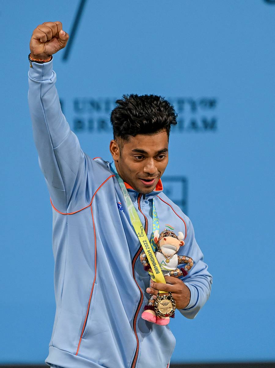 <div class="paragraphs"><p>ಅಚಿಂತ್ ಶೆವುಲಿ</p></div>