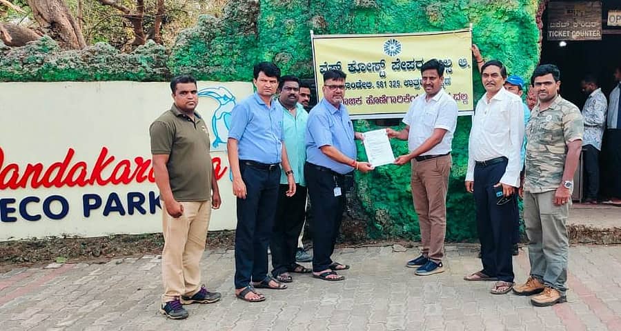 ದಾಂಡೆಲಿಯ ವೆಸ್ಟ್ ಕೋಸ್ಟ್ ಪೇಪರ್ ಮಿಲ್ನ ಸಿಎಸ್ಆರ್ ಯೋಜನೆಯಲ್ಲಿ ದಾಂಡೇಲಿ ಇಕೋ ಪಾರ್ಕ್ಗೆ ಮಕ್ಕಳ ಆಟಿಕೆಗಳನ್ನು ನೀಡಲಾಯಿತು