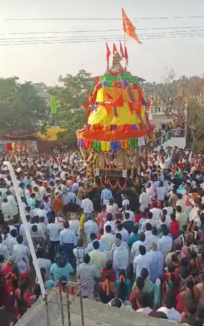 ಕಡರನಾಯ್ಕನಹಳ್ಳಿ ಸಮೀಪದ ಯಲವಟ್ಟಿಯಲ್ಲಿ ಭಾನುವಾರ ಆಂಜನೇಯಸ್ವಾಮಿ ರಥೋತ್ಸವ ಸಂಭ್ರಮದಿಂದ ನಡೆಯಿತು