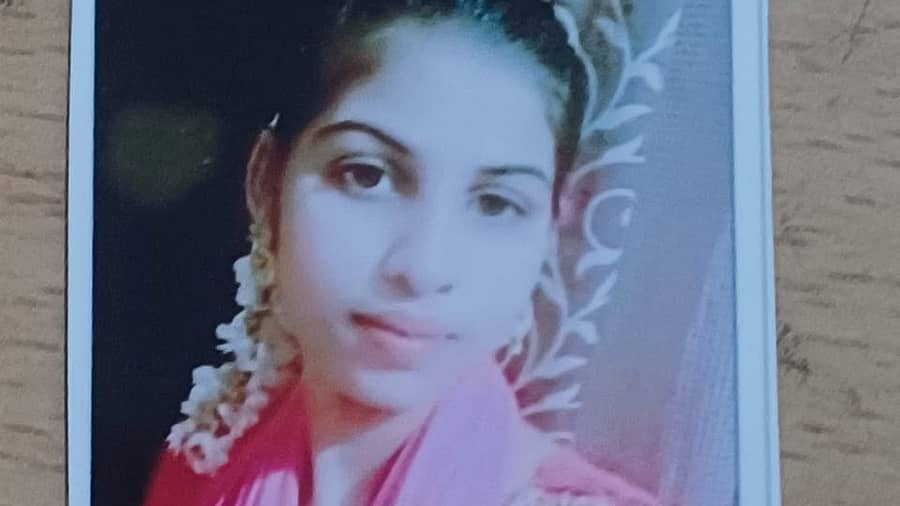 <div class="paragraphs"><p>ಉಮೈ ಖುಲ್ಸುಂ</p></div>