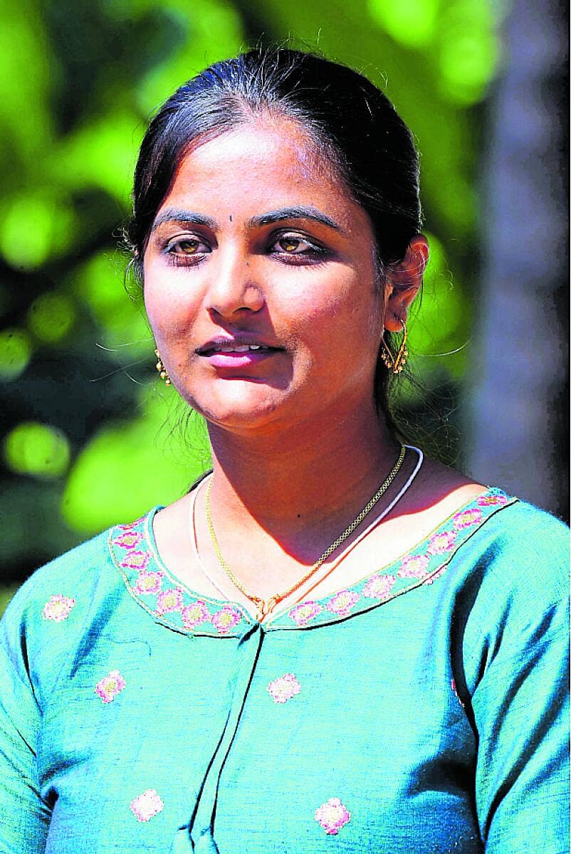 <div class="paragraphs"><p>ಯು.ವರ್ಷಾ</p></div>