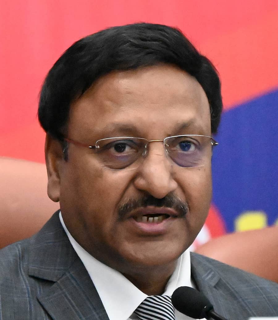 <div class="paragraphs"><p>ಮುಖ್ಯ ಚುನಾವಣಾ ಆಯುಕ್ತ ರಾಜೀವ್ ಕುಮಾರ್</p></div>