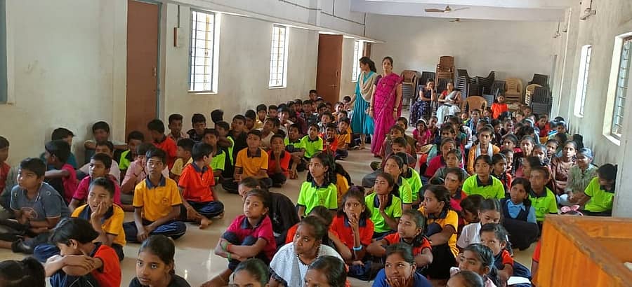 ಬೈಲಹೊಂಗಲದ ಸರ್ಕಾರಿ ಹಿರಿಯ ಪ್ರಾಥಮಿಕ ಶಾಲೆ ನಂಬರ್‌–4ರಲ್ಲಿ ಬುಧವಾರ ದಂತ ಆರೋಗ್ಯ ಅರಿವು ಕಾರ್ಯಕ್ರಮ ನಡೆಯಿತು