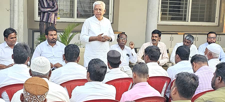 ಬ್ಯಾಡಗಿ ಪಟ್ಟಣದಲ್ಲಿ ನಡೆದ ಅಲ್ಪಸಂಖ್ಯಾತ ಮುಖಂಡರ ಸಭೆಯಲ್ಲಿ ಶಾಸಕ ಬಸವರಾಜ ಶಿವಣ್ಣನವರ ಮಾತನಾಡಿದರು