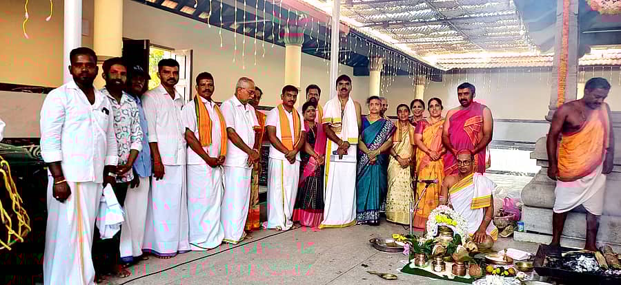 ಕೋಟ ಹರ್ತಟ್ಟು ಗಿಳಿಯಾರಿನ ಕಲ್ಲಟ್ಟು ಮಹಾಲಿಂಗೇಶ್ವರ ದೇವಸ್ಥಾನದ ಪ್ರಥಮ ವರ್ಷದ ವರ್ಧಂತ್ಯೋತ್ಸವ ಕಾರ್ಯಕ್ರಮ ಗುರುವಾರ ಸಂಪನ್ನಗೊಂಡಿತು