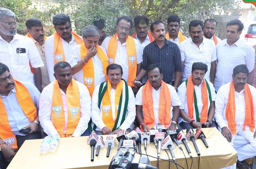 ಆನೇಕಲ್ ತಾಲ್ಲೂಕಿನ ಹೆಬ್ಬಗೋಡಿಯಲ್ಲಿ ಕೇಂದ್ರ ಸಚಿವ ಎ.ನಾರಾಯಣಸ್ವಾಮಿ ಮಾತನಾಡಿದರು