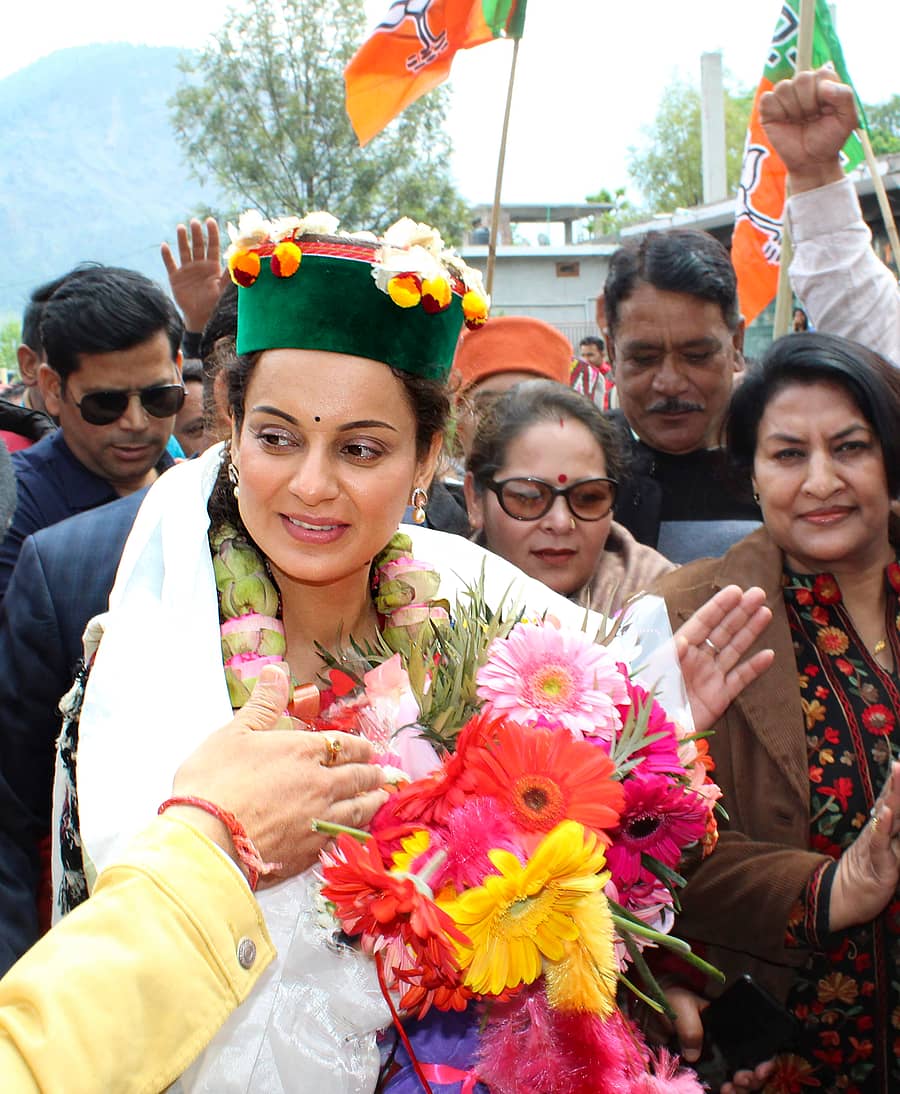 ಹಿಮಾಚಲ ಪ್ರದೇಶದ ಕುಲ್ಲುವಿನಲ್ಲಿ ಚುನವಣಾ ರ್ಯಾಲಿ ನಡೆಸಿದ ಬಿಜೆಪಿ ಅಭ್ಯರ್ಥಿ ಕಂಗನಾ ರನೌತ್ –ಪಿಟಿಐ ಚಿತ್ರ