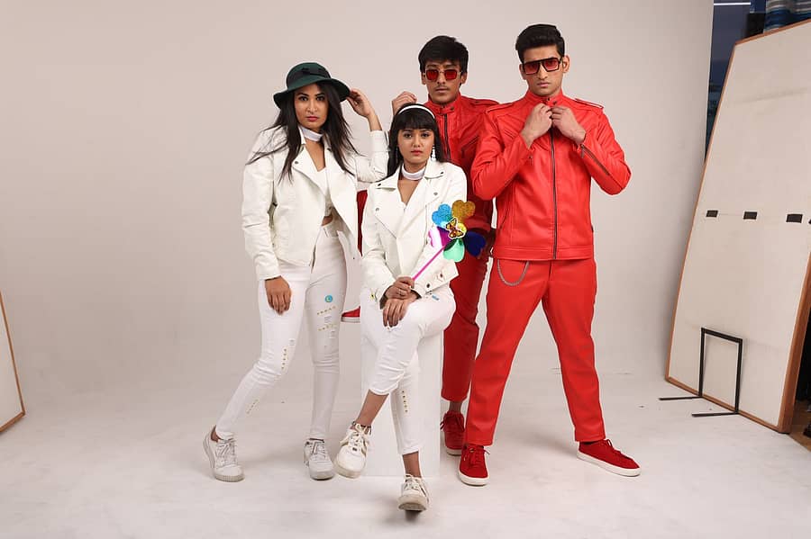 ಬ್ಯಾಡ್ ಬಾಯ್ಸ್ ಹಾಡಿನ ದೃಶ್ಯ