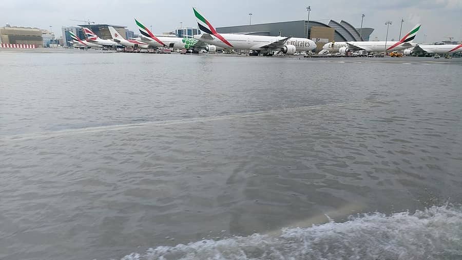 <div class="paragraphs"><p>ದುಬೈ ಅಂತರರಾಷ್ಟ್ರೀಯ ವಿಮಾನ ನಿಲ್ದಾಣಕ್ಕೆ ನೀರು ನುಗ್ಗಿರುವುದು</p></div>