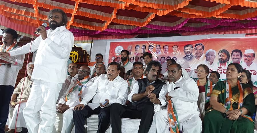 ಔರಾದ್ ತಾಲ್ಲೂಕಿನ ಚಿಂತಾಕಿಯಲ್ಲಿ ನಡೆದ ಕಾಂಗ್ರೆಸ್ ಪ್ರಚಾರ ಸಭೆಯಲ್ಲಿ ಜಿಲ್ಲಾ ಉಸ್ತುವಾರಿ ಸಚಿವ ಈಶ್ವರ ಖಂಡ್ರೆ ಮಾತನಾಡಿದರು 