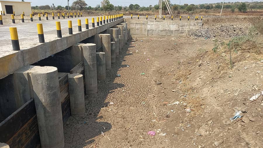 ಕಮಲಾಪುರ ತಾಲ್ಲೂಕಿನ ನವನಿಹಾಳ ಸಮೀಪದ ಬ್ರಿಡ್ಜ್‌– ಕಂ– ಬ್ಯಾರೇಜ್‌ 