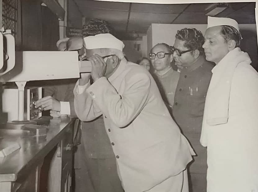 ರೈಲ್ವೆ ಸಮಿತಿ ವತಿಯಿಂದ ಕೊಲ್ಕೊತ್ತಾಕ್ಕೆ ತೆರಳಿದ್ದ ತಂಡದಲ್ಲಿದ್ದ ಎಸ್.ಬಿ. ಪಾಟೀಲ (ಬಲಗಡೆಯಿಂದ ಮೊದಲನೇಯವರು)