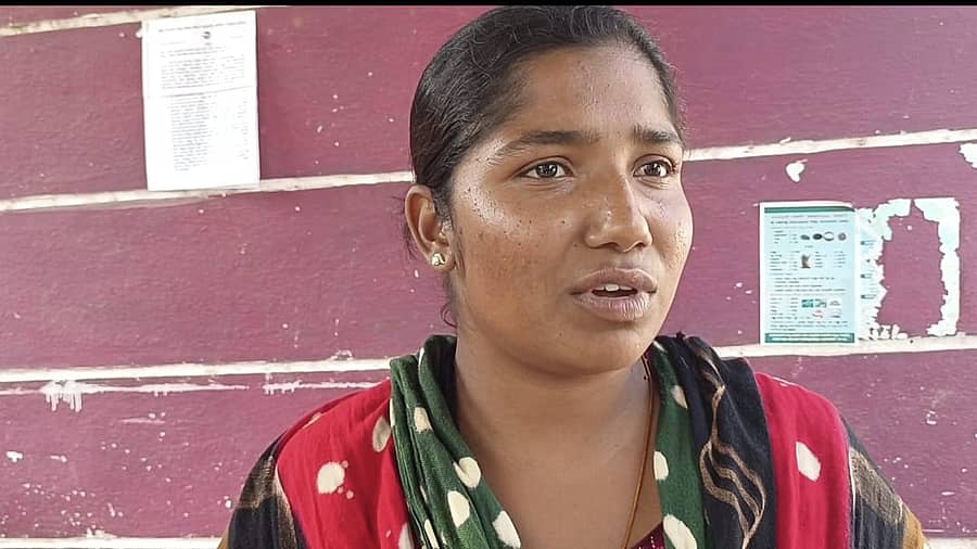 ಕವಿತಾ ನೊಂದ ಮಹಿಳೆ