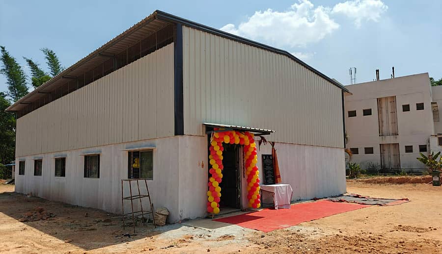 ಬ್ಯಾಟರಾಯನಪುರ ಕ್ಷೇತ್ರದ ಬಾಗಲೂರಿನ ಜವಾಹರ್ ನವೋದಯ ವಿದ್ಯಾಲಯದಲ್ಲಿ ಮಂಗಳವಾರ ಉದ್ಘಾಟನೆಗೊಂಡ ನೂತನ ಕ್ರೀಡಾ ಸಂಕೀರ್ಣ