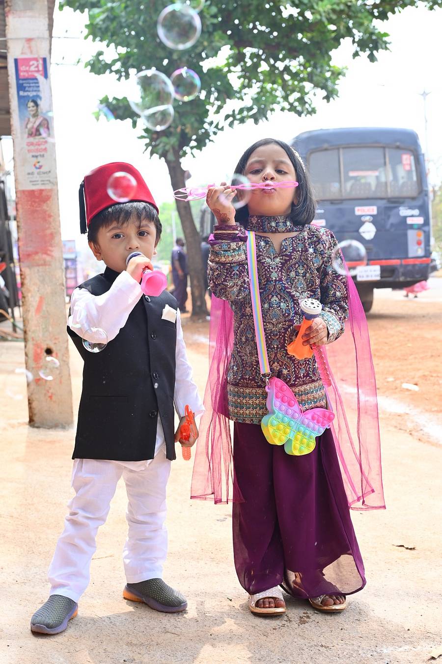 <div class="paragraphs"><p>ಬೀದರ್ನಲ್ಲಿ ಸಂಭ್ರಮದಿಂದ ಈದ್–ಉಲ್–ಫಿತ್ರ್ ಆಚರಣೆ</p></div>