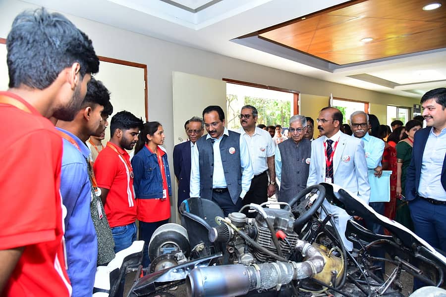 <div class="paragraphs"><p>ಇಸ್ರೊ ಅಧ್ಯಕ್ಷ ಎಸ್.ಸೋಮನಾಥ್ ಅವರು ‘ಪ್ರಾಜೆಕ್ಟ್&nbsp;ಎಕ್ಸ್‌ಪೊ’ 2024’ ವೀಕ್ಷಿಸಿದರು.</p></div>