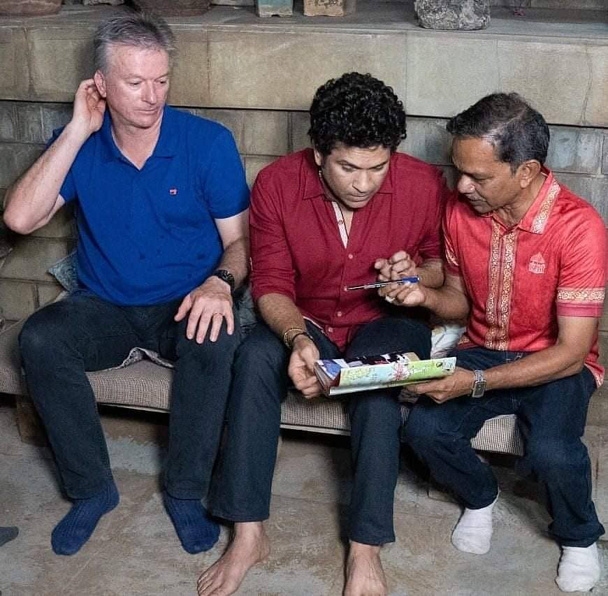 ಮುಂಬೈನ ವಸಂತ ರಾಯಜಿ ಅವರ ಮನೆಯಲ್ಲಿ ಸ್ಟೀವ್ ವಾ, ಮಾರ್ಕಸ್ ಕುಟೊ ಹಾಗೂ ಸಚಿನ್ ತೆಂಡೂಲ್ಕರ್  