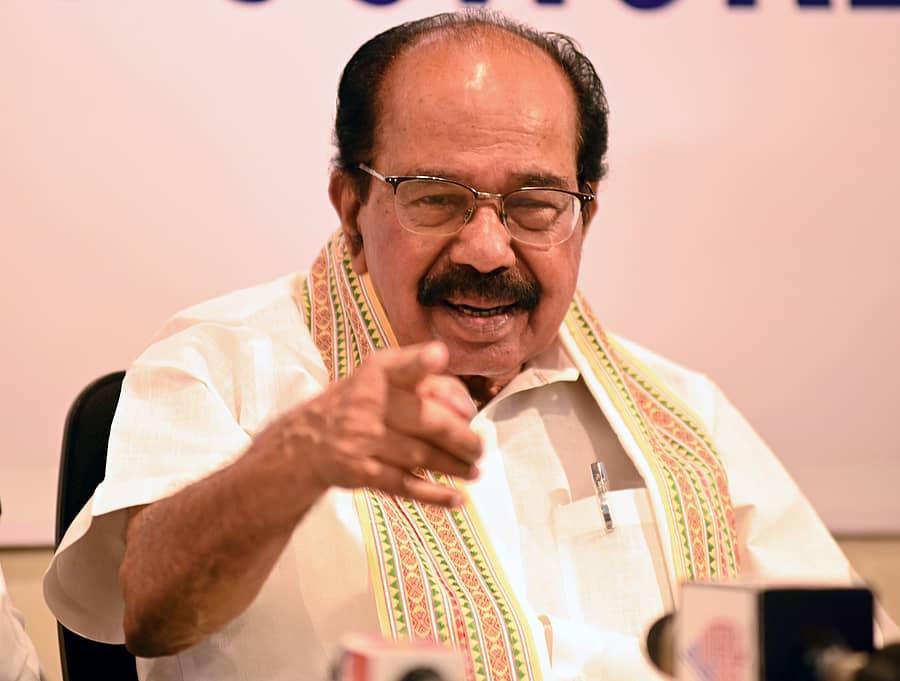 ಎಂ.ವೀರಪ್ಪ ಮೊಯಿಲಿ