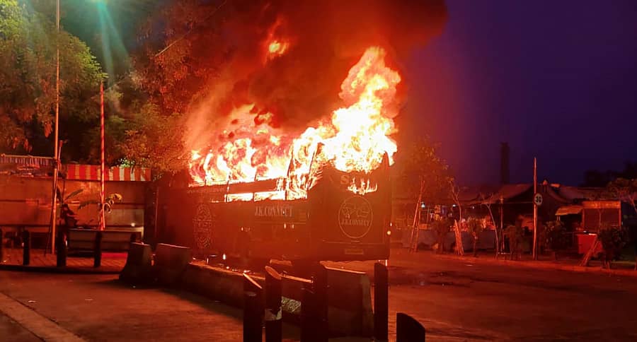 ಹೊತ್ತಿ ಉರಿದ ಖಾಸಗಿ ಬಸ್‌.