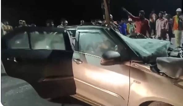 <div class="paragraphs"><p>ಅಪಘಾತದಲ್ಲಿ ನುಜ್ಜುಗುಜ್ಜಾಗಿರುವ ಕಾರು</p></div>