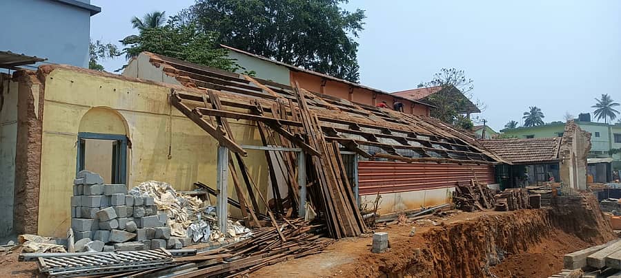 ಶಿರಸಿಯಲ್ಲಿದ್ದ ಉಪ ಬಂಧಿಖಾನೆ ಕಟ್ಟಡ ತೆರವು ಮಾಡಿರುವುದು