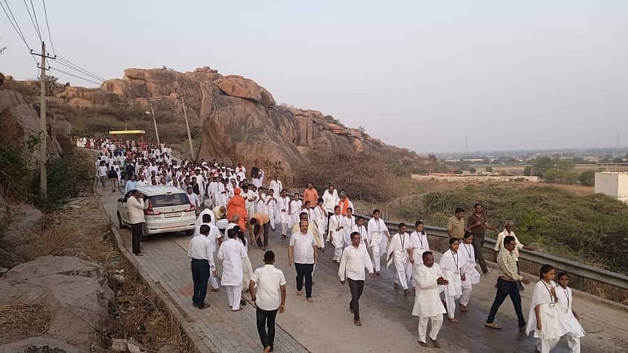 <div class="paragraphs"><p>ಪಾದಯಾತ್ರೆ</p></div>