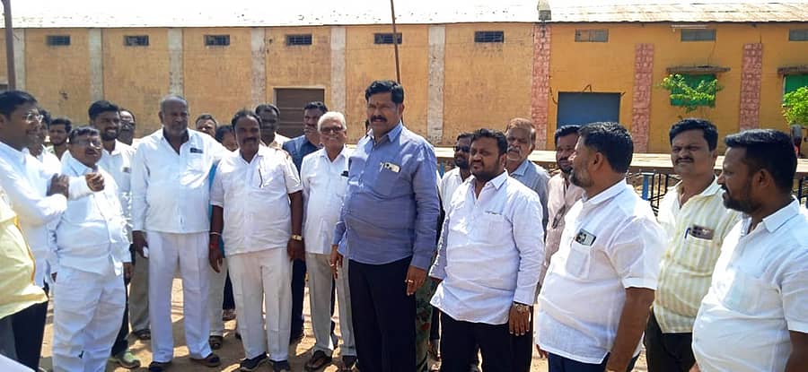 ಕುಷ್ಟಗಿಯಲ್ಲಿನ ಕಾಂಗ್ರೆಸ್‌ ಸಮಾವೇಶದ ವೇದಿಕೆ ಸಿದ್ಧತೆಯನ್ನು ಸಚಿವ ಶಿವರಾಜ ತಂಗಡಗಿ ಪರಿಶೀಲಿಸಿದರು