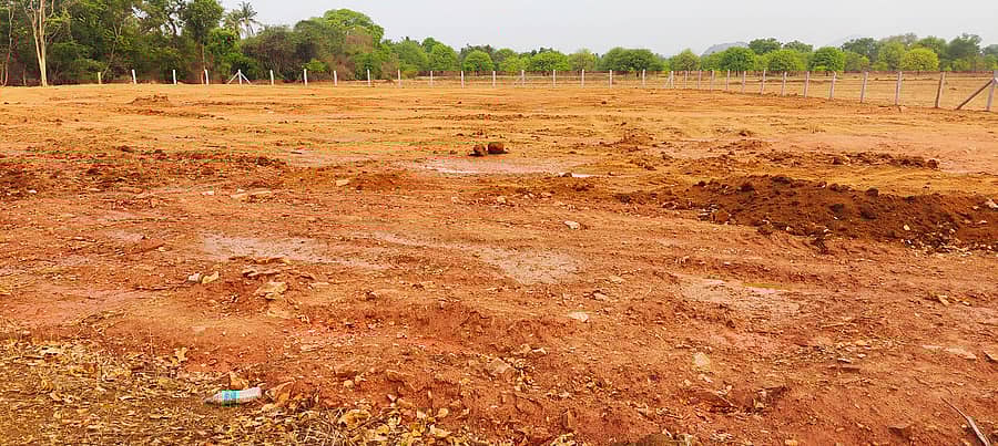 ಕೊರಟಗೆರೆಯಲ್ಲಿ ಮಂಗಳವಾರ ಬಿದ್ದ ಮಳೆಗೆ ಅಲ್ಲಲ್ಲಿ ನೀರು ನಿಂತಿತ್ತು