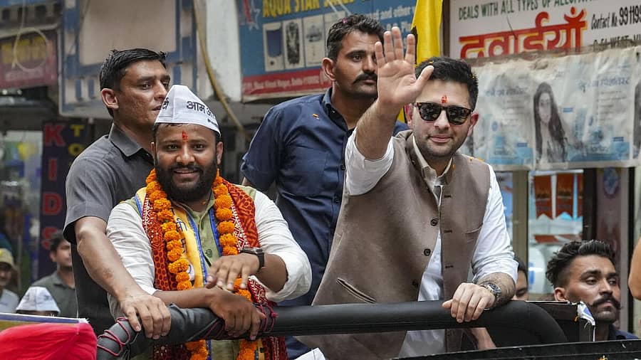 <div class="paragraphs"><p>ದೆಹಲಿ ಪೂರ್ವ ಲೋಕಸಭಾ ಕ್ಷೇತ್ರದ ಎಎಪಿ ಅಭ್ಯರ್ಥಿ ಕುಲದೀಪ್ ಕುಮಾರ್ ಅವರ ಪರ ಪ್ರಚಾರದಲ್ಲಿ ಪಾಲ್ಗೊಂಡ ರಾಘವ್ ಚಡ್ಡಾ</p></div>