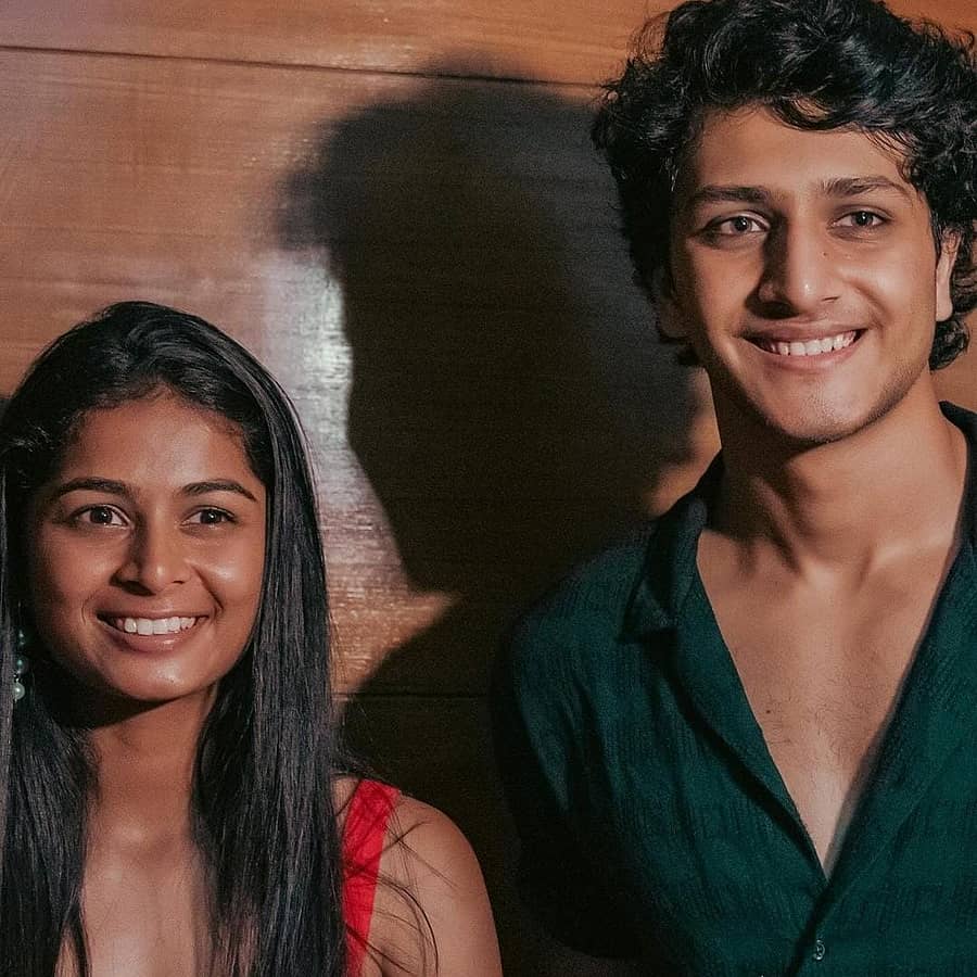 <div class="paragraphs"><p>ಕ್ರಿಕೆಟ್ ಆಟಗಾರ್ತಿ ಶ್ರೇಯಾಂಕಾ ಪಾಟೀಲ್ ಅವರು ಯುವನಟ ಸಮರಜಿತ್ ಲಂಕೇಶ್</p></div>