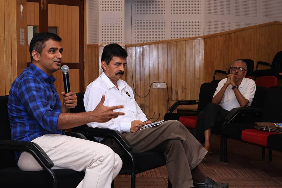 ಮಾಹೆಯ ಗಾಂಧಿಯನ್ ಸೆಂಟರ್ ಫಾರ್ ಫಿಲಾಸಫಿಕಲ್ ಆರ್ಟ್ಸ್ ಅಂಡ್ ಸೈನ್ಸಸ್ ಆಶ್ರಯದಲ್ಲಿ ಫಿಲಂ ಎಸ್ಥೆಟಿಕ್ಸ್ ಬಿಯಾಂಡ್ ಕರಿಕ್ಯುಲಮ್ ಎಂಬ ವಿಷಯದ ಕುರಿತು ವಿಶೇಷ ಉಪನ್ಯಾಸ ಕಾರ್ಯಕ್ರಮದಲ್ಲಿ ನಿರ್ಮಾಪಕ ಅಭಯ ಸಿಂಹ ನೀಡಿ ಮಾತನಾಡಿದರು