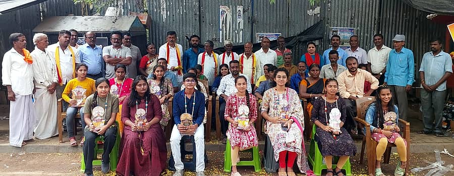 ಚನ್ನಪಟ್ಟಣದಲ್ಲಿ ನಡೆದ ಕಾರ್ಯಕ್ರಮದಲ್ಲಿ ಎಸ್ಎಸ್ಎಲ್ಸಿ ಪರೀಕ್ಷೆಯಲ್ಲಿ ಉತ್ತಮ ಅಂಕ ಪಡೆದ ವಿದ್ಯಾರ್ಥಿಗಳನ್ನು ಸನ್ಮಾನಿಸಲಾಯಿತು