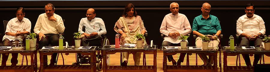 ಚಾಣಕ್ಯ ಸ್ಕೂಲ್ ಆಫ್ ಬಯೋಸೈನ್ಸ್ ಪ್ರಯೋಗಾಲಯ ಉದ್ಘಾಟನಾ ಸಮಾರಂಭದಲ್ಲಿ ಬಯೋಕಾನ್ ಅಧ್ಯಕ್ಷೆ ಕಿರಣ್ ಮಜುಂದಾರ್ ಶಾ ಭಾಗವಹಿಸಿದ್ದರು. ಚಾಣಕ್ಯ ವಿಶ್ವವಿದ್ಯಾನಿಲಯದ ಕುಲಪತಿ ಎಚ್ ಎಸ್ ಅಶೋಕ್, ಕುಲಾಧಿಪತಿ ಎಂ.ಕೆ. ಶ್ರೀಧರ್, ಕುಲಪತಿ ಎಂ.ಪಿ. ಕುಮಾರ್, ಸಹಕುಲಾಧಿಪತಿ ನಾಗರಾಜ್ ರೆಡ್ಡಿ, ಮುಖ್ಯ ಕಾರ್ಯನಿರ್ವಹಣಾಧಿಕಾರಿ ಸುಶಾಂತ್ ಜೋಶಿ ಉಪಸ್ಥಿತರಿದ್ದರು.