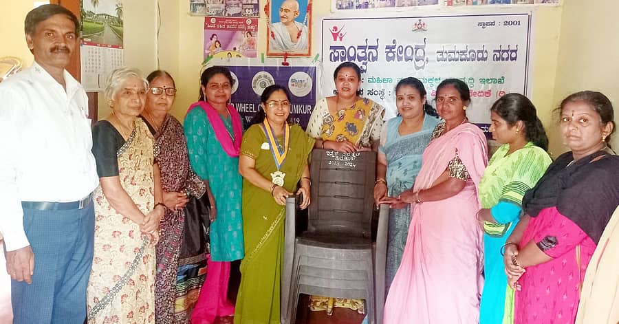 <div class="paragraphs"><p>ತುಮಕೂರಿನಲ್ಲಿ ಭಾನುವಾರ ವರದಕ್ಷಿಣೆ ವಿರೋಧಿ ವೇದಿಕೆ, ಸಾಂತ್ವನ ಕೇಂದ್ರ, ಇನ್ನರ್ ವ್ಹೀಲ್ ಕ್ಲಬ್ ಆಫ್ ವತಿಯಿಂದ ಆಯೋಜಿಸಿದ್ದ ಮಾಸಿಕ ಸಭೆ ನಡೆಯಿತು. </p></div>