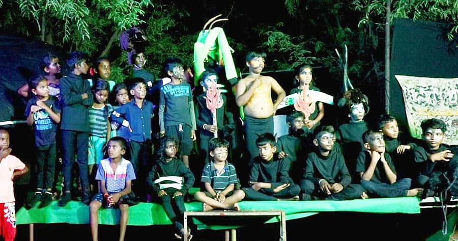 ತುಮಕೂರು ತಾಲ್ಲೂಕಿನ ತಿಮ್ಮನಾಯಕನಹಳ್ಳಿಯಲ್ಲಿ ಈಚೆಗೆ ಮಕ್ಕಳು ‘ಕಾಡ್ಗಿಚ್ಚು-ಕೀಟ ಕುಣಿತ’ ನಾಟಕ ಪ್ರದರ್ಶಿಸಿದರು