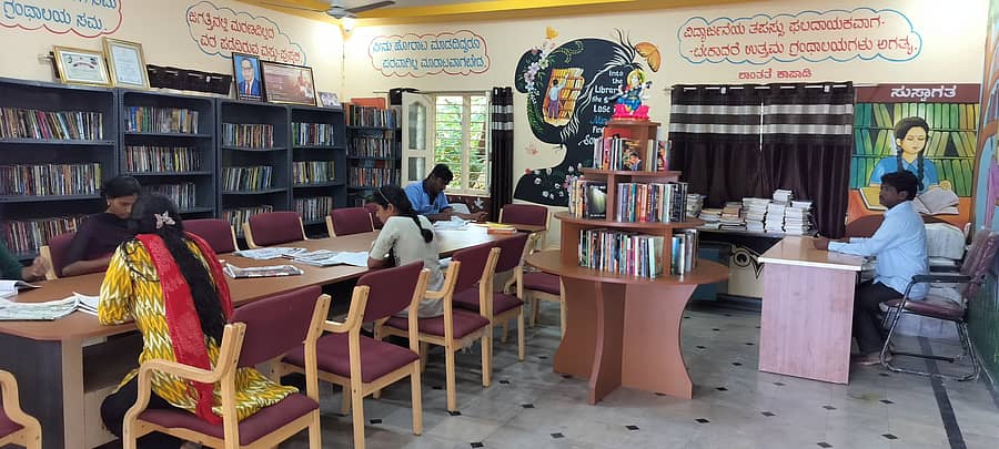 ಕೋಟೇಕಲ್ ಗ್ರಾಮ ಪಂಚಾಯತಿಯ ಡಿಜಿಟಲ್ ಗ್ರಂಥಾಲಯದ ನೋಟ