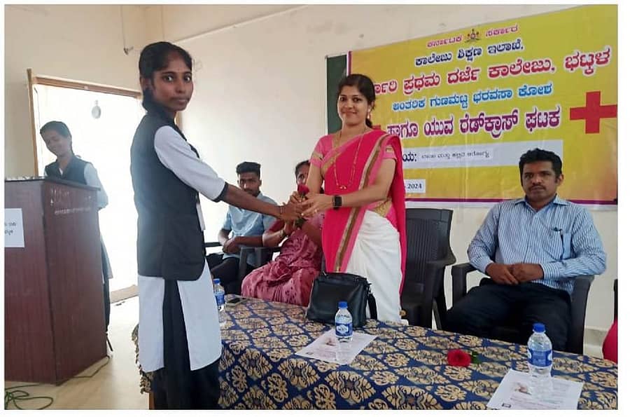 ಬಾಯಿ ಮತ್ತು ಹಲ್ಲುಗಳ ಆರೋಗ್ಯ ಕುರಿತ ವಿಶೇಷ ಉಪನ್ಯಾಸ ಕಾರ್ಯಕ್ರಮವನ್ನು ಡಾ. ನಮೃತಾ ಉದ್ಘಾಟಿಸಿದರು