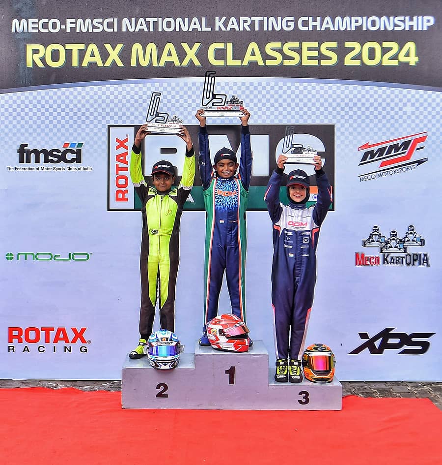 ಬೆಂಗಳೂರಿನಲ್ಲಿ ನಡೆದ ರಾಷ್ಟ್ರೀಯ ಕಾರ್ಟಿಂಗ್ ಚಾಂಪಿಯನ್ಷಿಪ್ನ ಮೈಕ್ರೋ ಮ್ಯಾಕ್ಸ್ ವಿಭಾಗದಲ್ಲಿ ಗೆಲುವು ಸಾಧಿಸಿದ (ಎಡದಿಂದ) ರಿವಾನ್ ಪ್ರೀತಮ್, ರೆಹಾನ್ ಖಾನ್, ಅತಿಕಾ ಮೀರ್