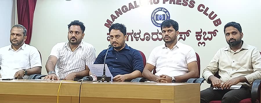 ಸುದ್ದಿಗೋಷ್ಠಿಯಲ್ಲಿ ಅಬ್ದುಲ್ ರಹೀಂ ಸುಲ್ತಾನ್ ಮಾತನಾಡಿದರು. ರಿಯಾಜ್ ಕಲ್ಲಾಜೆ, ಜೈನುಲ್ ಅಕ್ಬರ್ ಕಡೇಶಿವಾಲಯ, ರಶೀದ್ ನೀರಪಾದೆ ಹಾಗೂ ನವಾಜ್ ನೇರಳಕಟ್ಟೆ ಭಾಗವಹಿಸಿದ್ದರು