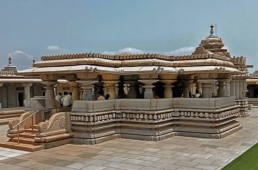 ಹೊಸ ಕನ್ನಂಬಾಡಿಯಲ್ಲಿರುವ ವೇಣುಗೋಪಾಲಸ್ವಾಮಿ ದೇವಾಲಯ  ಚಿತ್ರಗಳು: ಗಣಂಗೂರು ನಂಜೇಗೌಡ