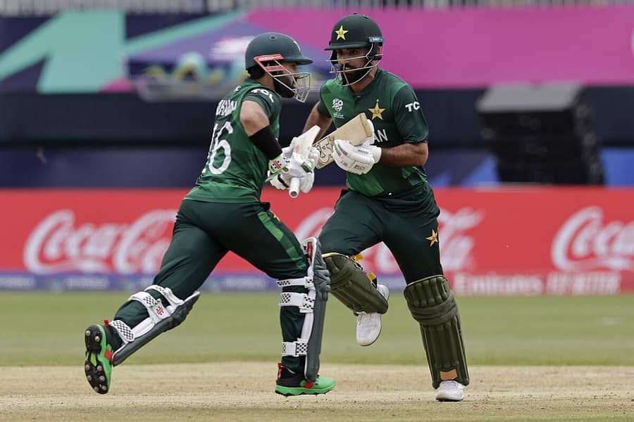 <div class="paragraphs"><p>ಮೊಹಮ್ಮದ್ ರಿಜ್ವಾನ್ ಮತ್ತು ಫಕರ್ ಜಮಾನ್</p></div>