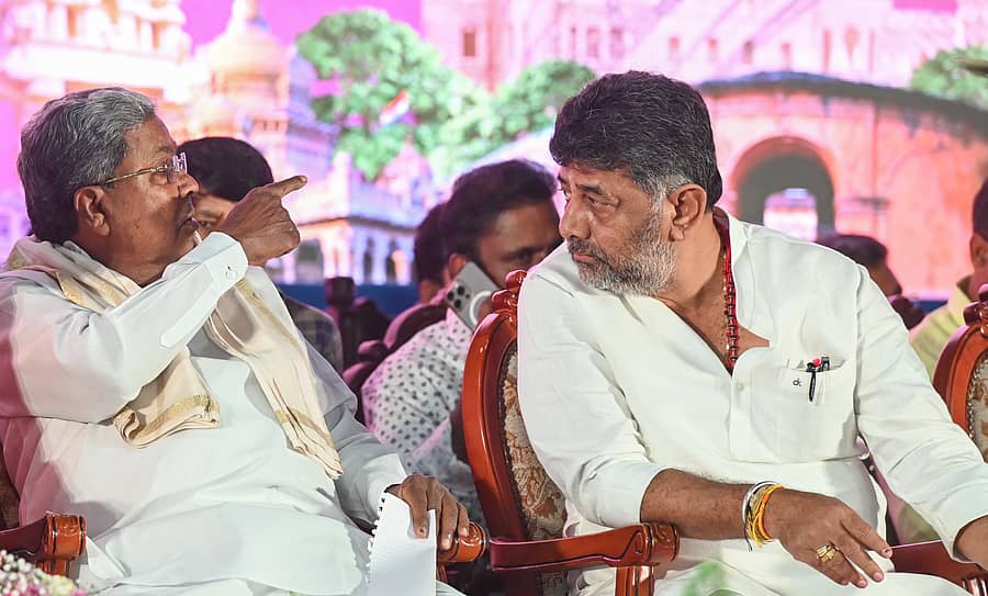 ಮುಖ್ಯಮಂತ್ರಿ ಸಿದ್ದರಾಮಯ್ಯ ಹಾಗೂ ಉಪಮುಖ್ಯಮಂತ್ರಿ ಡಿ.ಕೆ. ಶಿವಕುಮಾರ್ –ಪ್ರಜಾವಾಣಿ ಚಿತ್ರ/ ಎಂ.ಎಸ್.ಮಂಜುನಾಥ್