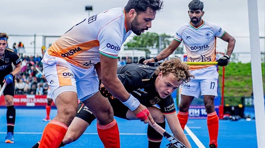 <div class="paragraphs"><p>ಭಾರತ ಮತ್ತು ಜರ್ಮನಿ ಆಟಗಾರರ ನಡುವೆ ಪೈಪೋಟಿ </p></div>