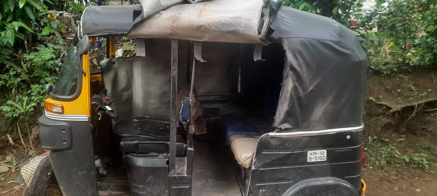 ಜಖಂಗೊಡ ಆಟೋರಿಕ್ಷಾ