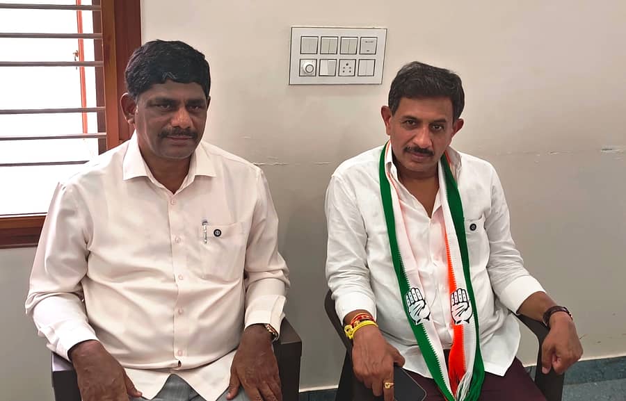 ಮಾಗಡಿ ಕಾಂಗ್ರೆಸ್ ಕಚೇರಿಯಲ್ಲಿ ನಡೆದ ಪತ್ರಿಕಾಗೋಷ್ಠಿಯಲ್ಲಿ ಮಾಜಿ ಸಂಸದ ಡಿ.ಕೆ.ಸುರೇಶ್ ಮಾತನಾಡಿದರು. ಶಾಸಕ ಬಾಲಕೃಷ್ಣ ಇದ್ದರು