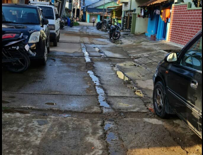 ಭದ್ರಾವತಿಯ ಲೋಯರ್ ಹುತ್ತಾದಲ್ಲಿನ ರಸ್ತೆಯ ಸ್ಥಿತಿ