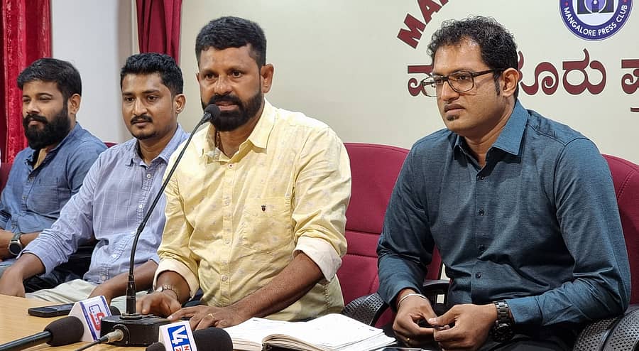 ಪತ್ರಿಕಾಗೋಷ್ಠಿಯಲ್ಲಿ ಗೌತಮ್ ಶೆಟ್ಟಿ ಮಾತನಾಡಿದರು. ಪ್ರದೀಪ್, ನಿತೀಶ್ ಮತ್ತು ಅಶ್ವಿನ್ ಕುಮಾರ್ ಪಡುಕೋಣೆ ಪಾಲ್ಗೊಂಡಿದ್ದರು