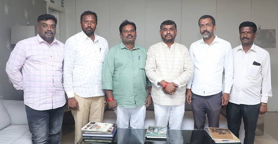 ಸುಧಾಕರ್ ಅವರ ಅಭಿನಂದನಾ ಕಾರ್ಯಕ್ರಮದಿಂದ ದೂರಉಳಿದ ನಗರಸಭೆಯ ಕೆಲ ಸದಸ್ಯರು ಮತ್ತು ಮುಖಂಡರು