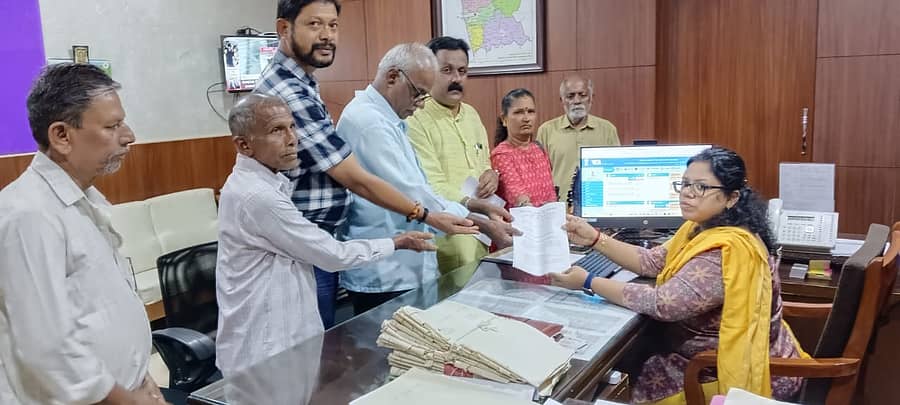 ವಿವಿಧ ಬೇಡಿಕೆಗಳ ಈಡೇರಿಕೆಗೆ ಆಗ್ರಹಿಸಿ ಸಿಐಟಿಯು ವತಿಯಿಂದ ಮನವಿ ಸಲ್ಲಿಸಲಾಯಿತು