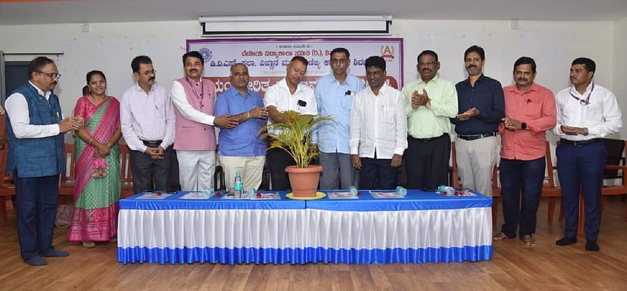 ಶಿವಮೊಗ್ಗದಲ್ಲಿ ಆಯೋಜಿಸಿದ್ದ ಸ್ವಯಂಪ್ರೇರಿತ ರಕ್ತದಾನ ಶಿಬಿರವನ್ನು ಡಿಎಚ್ಒ ಡಾ.ಕೆ.ಎಸ್. ನಟರಾಜ ಉದ್ಘಾಟಿಸಿದರು